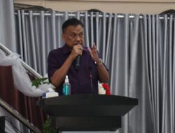 Gubernur Provinsi Sulawesi Utara (Sulut) Prof DR (Hc) Olly Dondokambey saat beribadah bersama jemaat GMIM BETHESDA TAAS